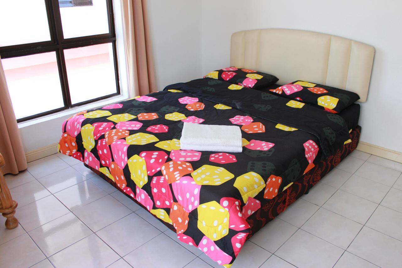 Marina Court, Kota Kinabalu, Sabah Villa Buitenkant foto
