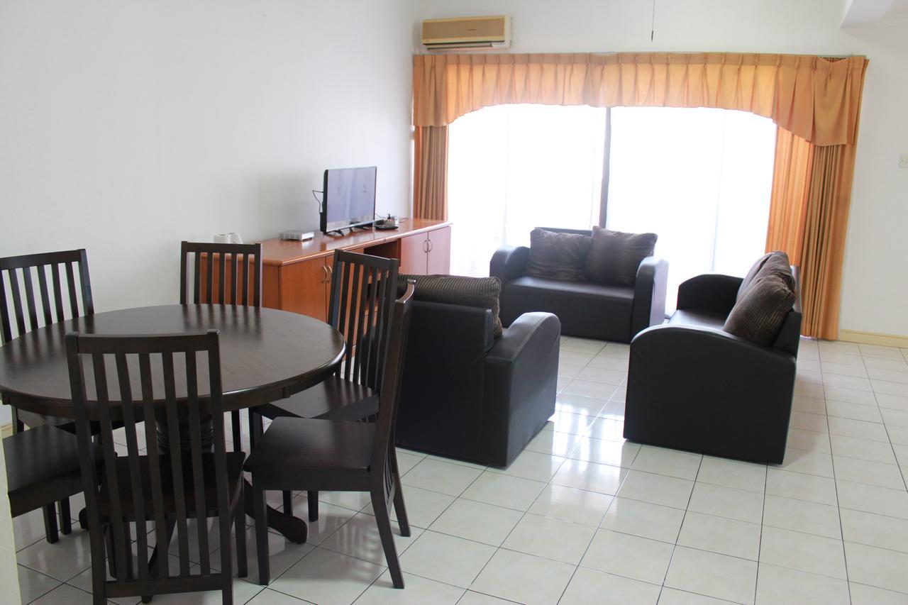 Marina Court, Kota Kinabalu, Sabah Villa Buitenkant foto